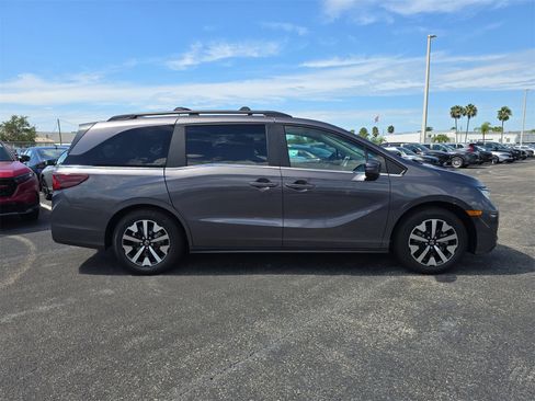 New 2026 Honda Odyssey EX-L image 3