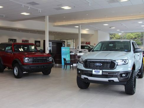 Certified 2025 Ford Bronco Badlands AWD/4WD image 41