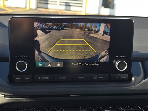 Used 2023 Honda Accord EX image 17