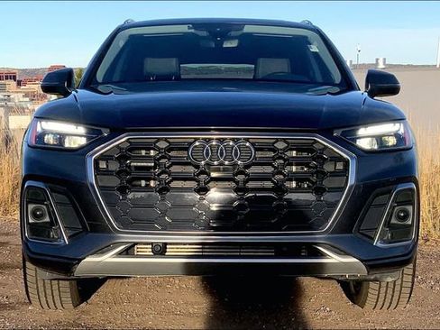 Used 2021 Audi Q5 e Premium Plus w/ Premium Plus Package image 3