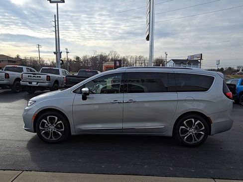 New 2026 Chrysler Pacifica Pinnacle image 5