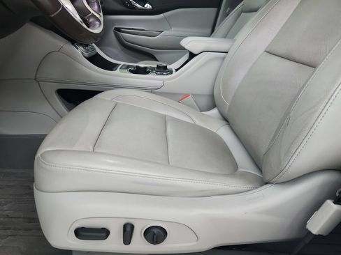 Used 2020 GMC Acadia SLT w/ Premium Package FWD image 22