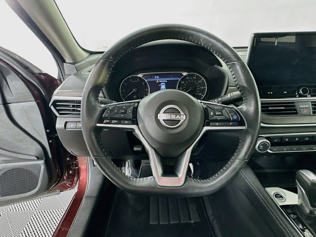 Certified 2024 Nissan Altima 2.5 SV w/ SV Premium Package FWD image 17