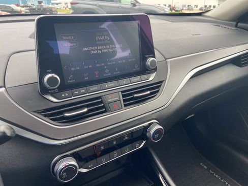 Used 2023 Nissan Altima 2.5 SR image 13