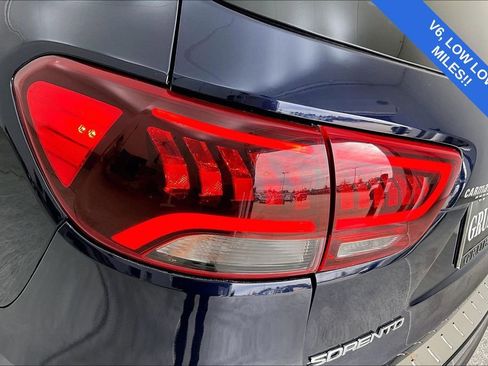 Used 2020 Kia Sorento SX image 40