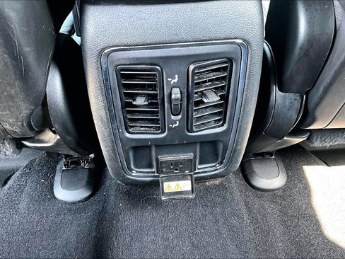 Used 2021 Jeep Grand Cherokee Laredo X AWD/4WD image 39