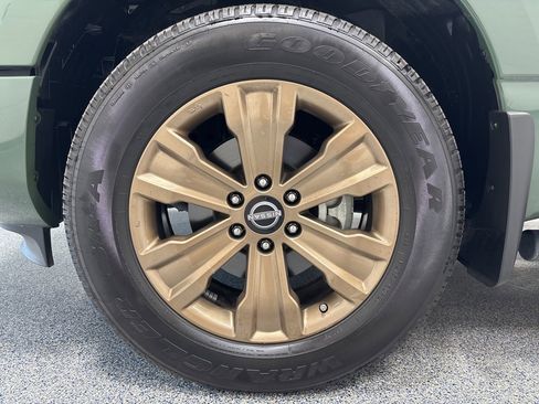 Used 2024 Nissan Titan SV w/ SV Bronze Edition Package image 42