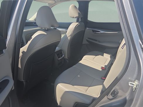Used 2023 INFINITI QX50 Luxe AWD/4WD image 11