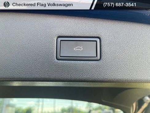 Used 2022 Volkswagen Tiguan SE R-Line FWD image 32