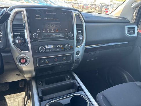 Used 2020 Nissan Titan SV w/ SV Convenience Package RWD image 19