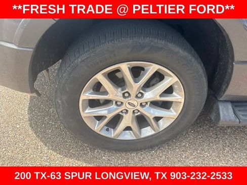 Used 2017 Ford Expedition Limited RWD image 4