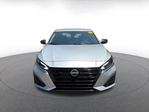 Used 2025 Nissan Altima 2.5 SV FWD image 4