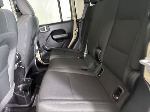 Used 2020 Jeep Gladiator Sport w/ Quick Order Package 24S image 21