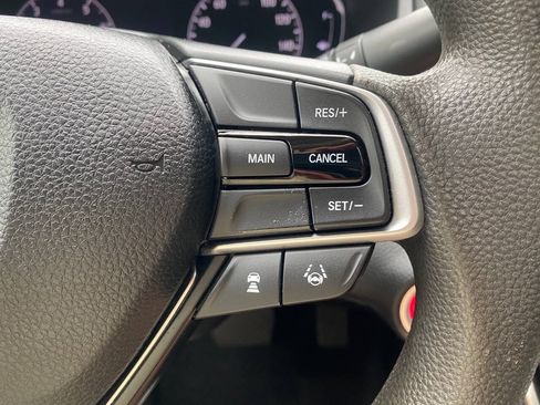 Used 2018 Honda Accord EX image 19