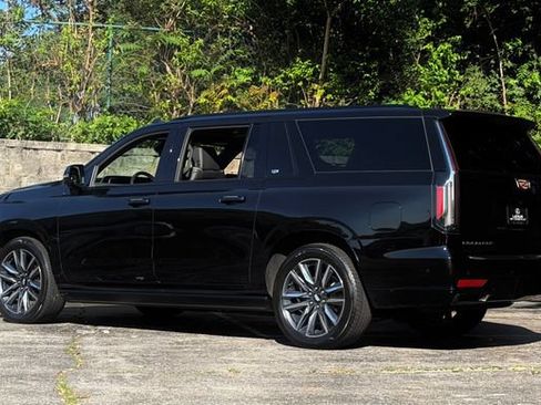 Used 2023 Cadillac Escalade ESV Sport w/ Touring Package AWD/4WD image 9