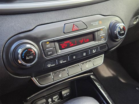Used 2020 Kia Sorento SX image 21