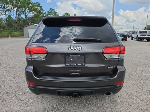 Used 2021 Jeep Grand Cherokee Laredo RWD image 5