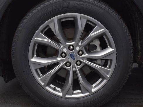 Used 2022 Ford Explorer Limited w/ Equipment Group 301A image 9