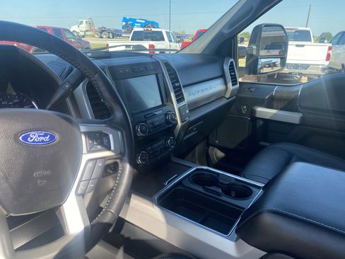 Used 2020 Ford F250 Lariat w/ Tremor Off-Road Package image 18