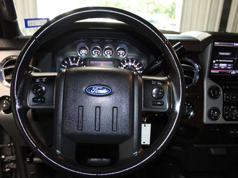 Used 2013 Ford F250 Lariat w/ Lariat Ultimate Pkg AWD/4WD image 13
