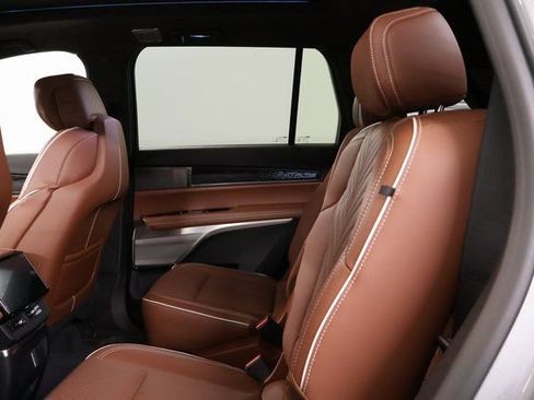 New 2026 Cadillac Vistiq Platinum image 28