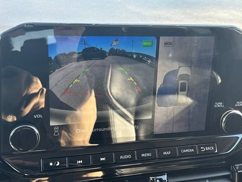 Used 2024 Nissan Pathfinder Platinum w/ Cargo Package image 21