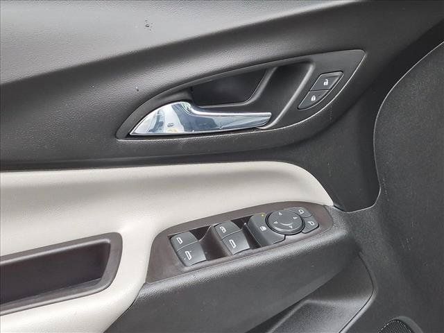 Used 2020 Chevrolet Equinox LS FWD image 12