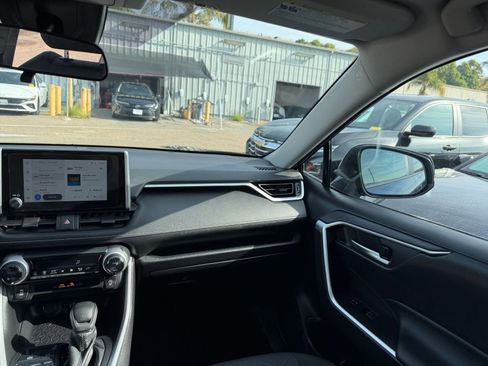 Used 2025 Toyota RAV4 XLE image 36