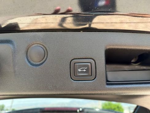 Used 2021 Chevrolet Equinox Premier AWD/4WD image 30