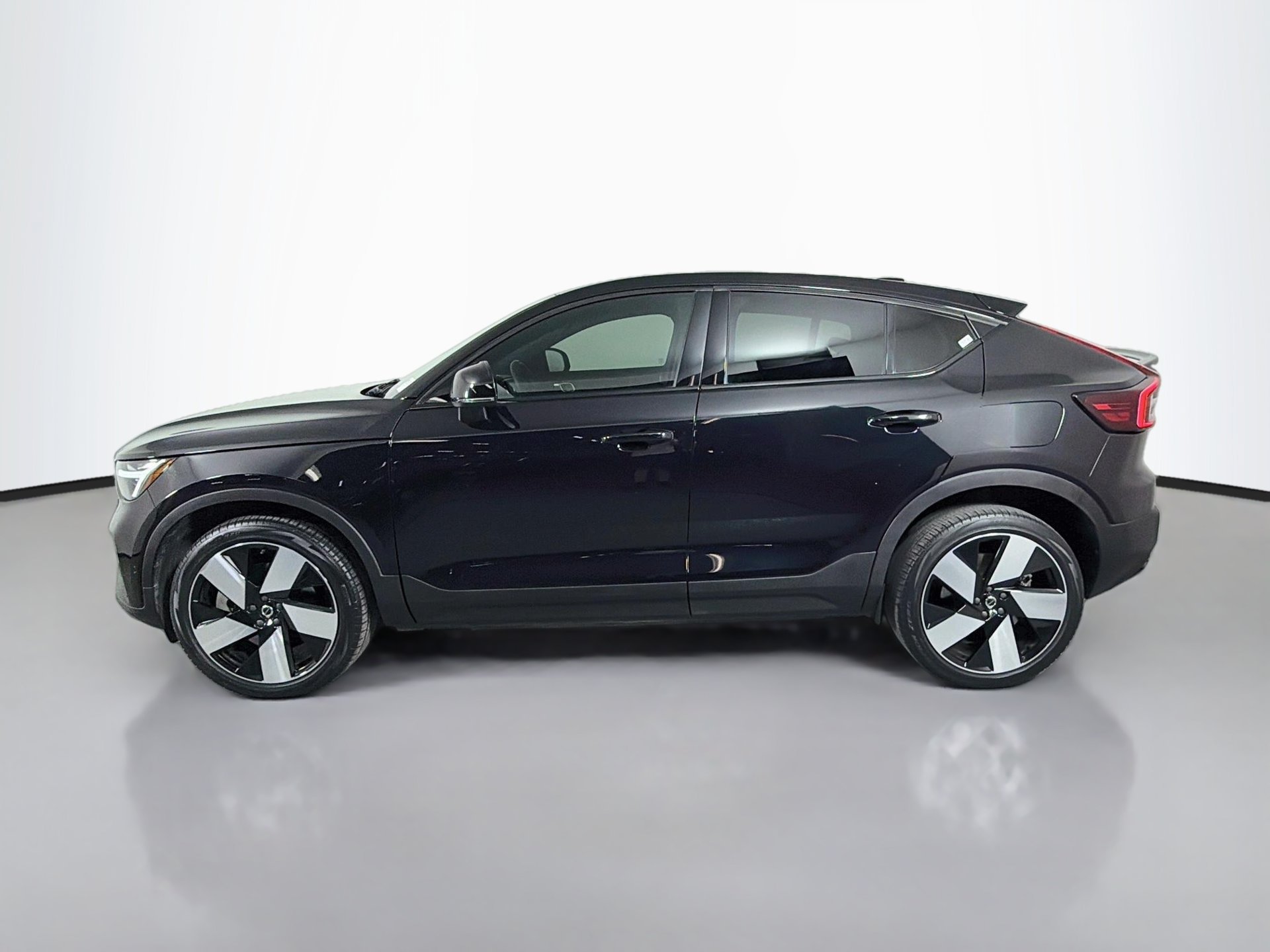 Certified 2023 Volvo C40 P8 Recharge Ultimate AWD/4WD image 9