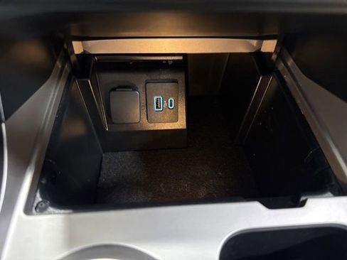 Used 2021 Ford Explorer 4WD w/ Class III Trailer Tow Package image 21