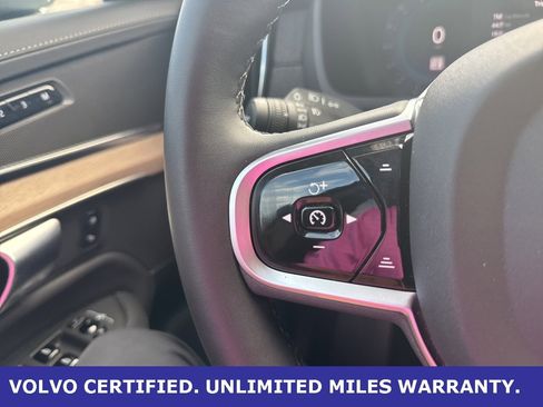 Certified 2025 Volvo XC90 B6 Plus image 24