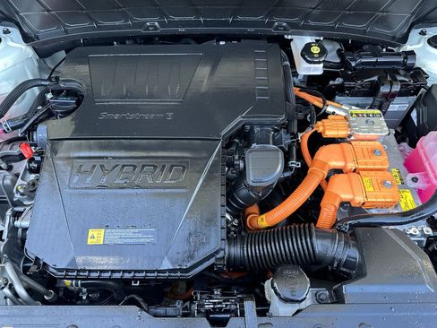 Certified 2024 Kia Niro SX image 18