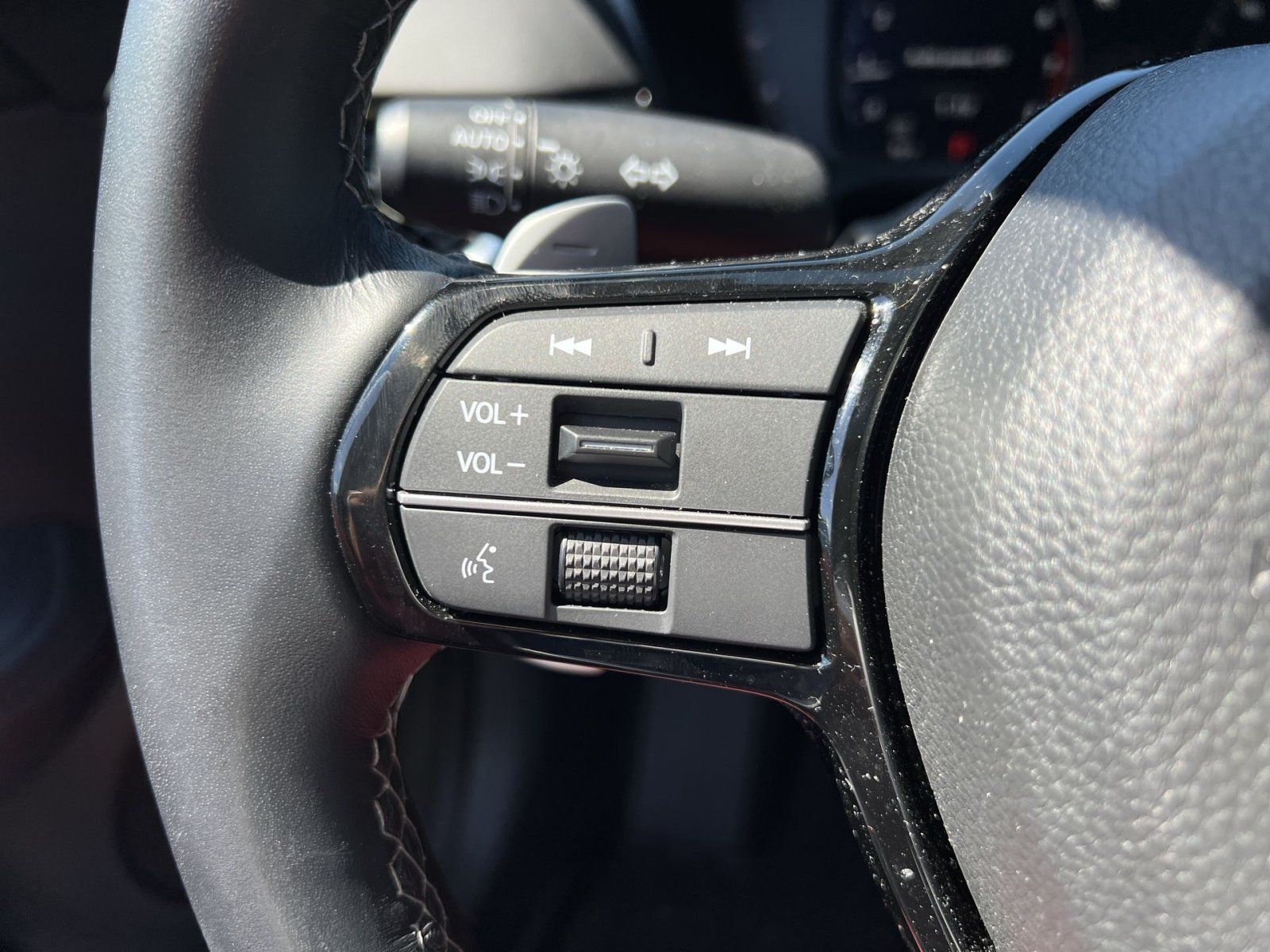 Certified 2025 Acura ADX FWD image 30