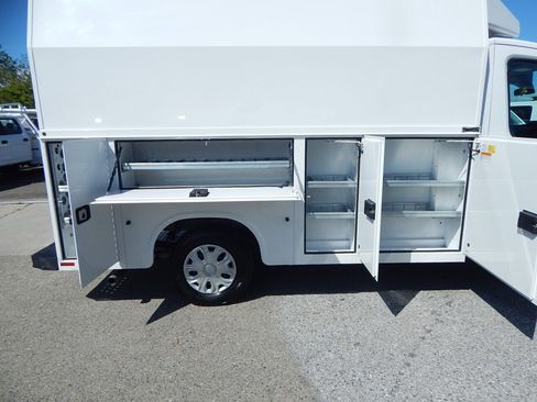 Used 2017 Ford Transit 350 138 w/ Interior Upgrade Package image 15