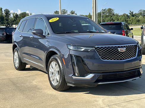 Used 2024 Cadillac XT6 Luxury w/ LPO, Floor Liner Package AWD/4WD image 3