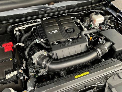Certified 2023 Nissan Frontier PRO-4X w/ Pro-4X Premium Package AWD/4WD image 32
