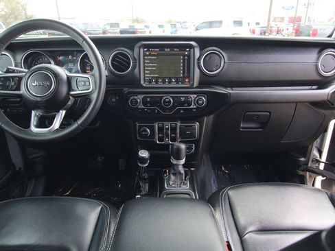 Used 2023 Jeep Wrangler Unlimited Sahara image 44