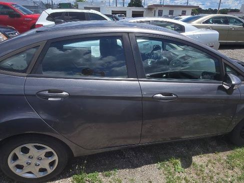 Used 2014 Ford Fiesta SE FWD image 5