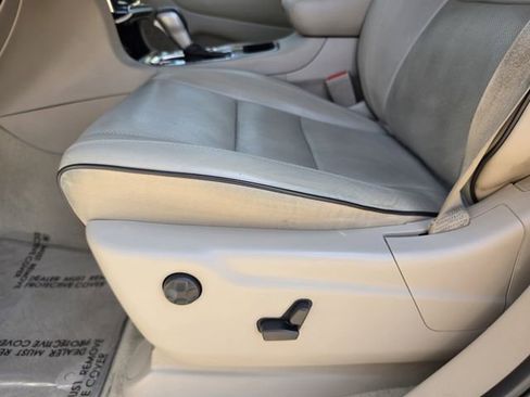 Used 2021 Jeep Grand Cherokee Overland RWD image 13