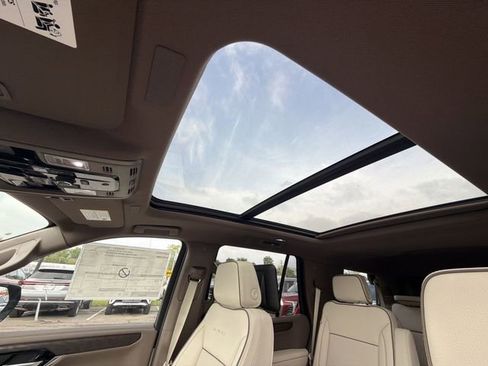 New 2026 GMC Yukon Denali w/ Denali Reserve Package AWD/4WD image 20