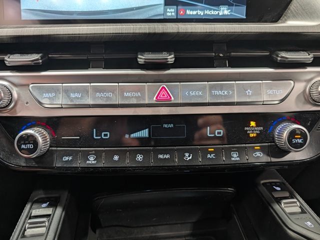 Used 2024 Kia Telluride EX w/ EX Captain's Chair Package FWD image 25