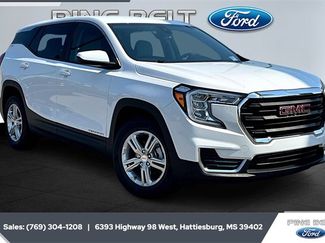 Used 2024 GMC Terrain SLE image 1