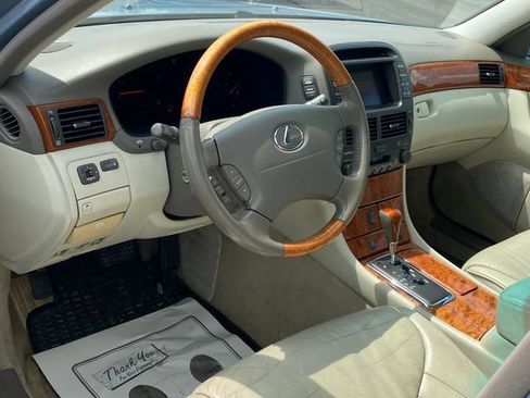 Used 2002 Lexus LS 430 RWD image 5