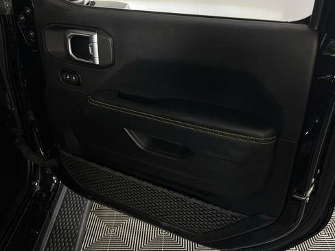 Certified 2025 Jeep Wrangler Sahara image 31