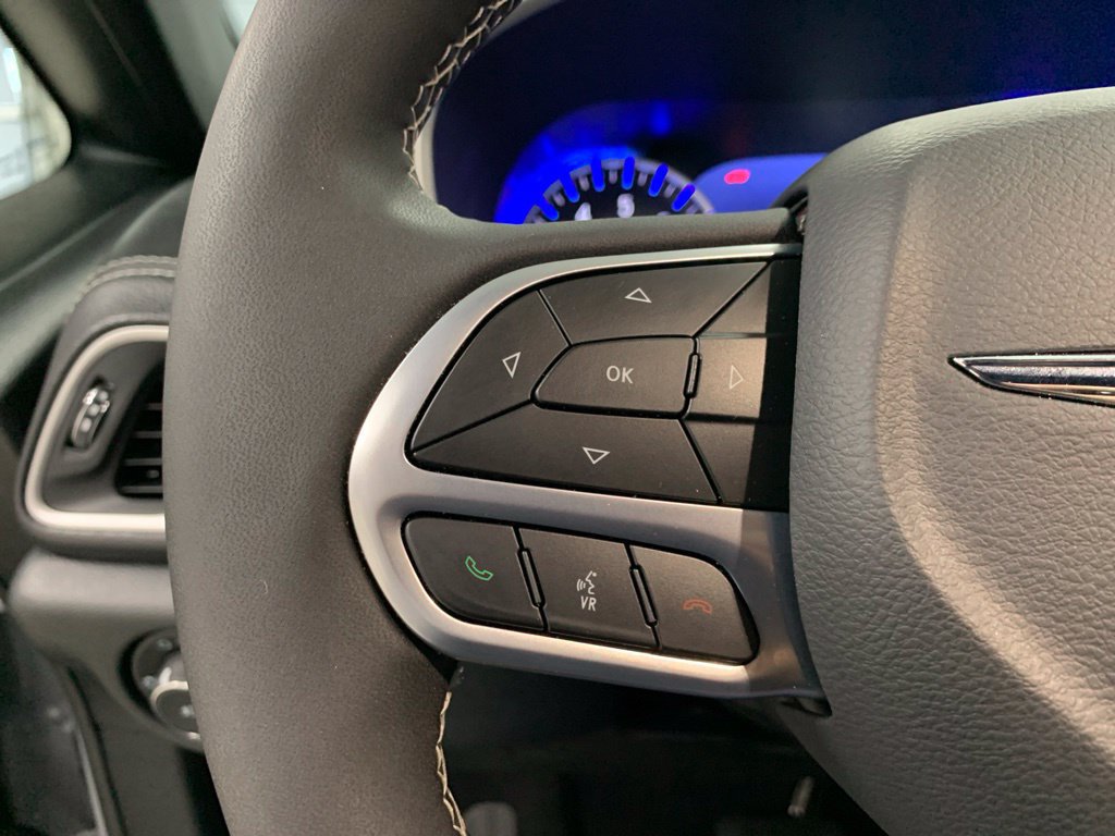 Used 2026 Chrysler Pacifica Select FWD image 19