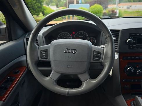 Used 2005 Jeep Grand Cherokee Limited AWD/4WD image 18