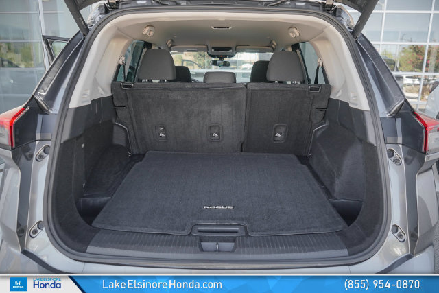 Used 2024 Nissan Rogue SV FWD image 29