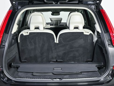 Used 2023 Volvo XC90 B6 Plus AWD/4WD image 29