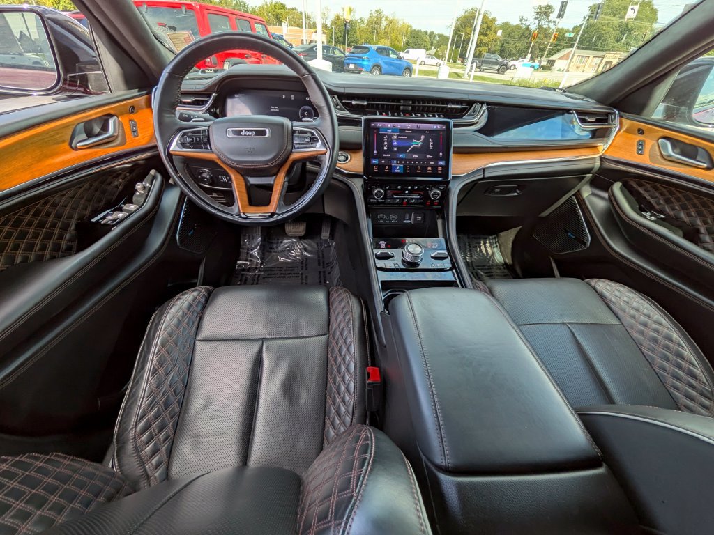 Certified 2023 Jeep Grand Cherokee L Summit AWD/4WD image 11